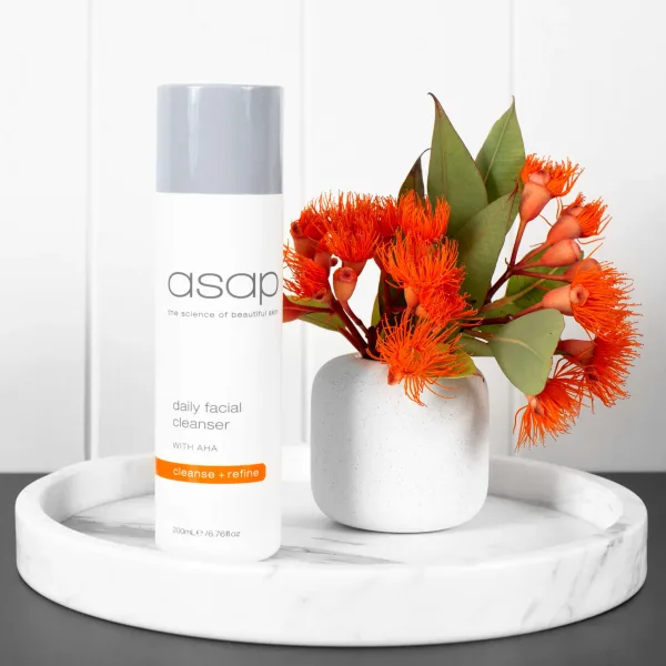 dailyfacialcleanser_01square